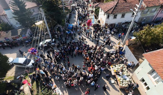 Eskişehir’de binlerce kişi panayıra akın etti, saatlerce kuyrukta beklediler