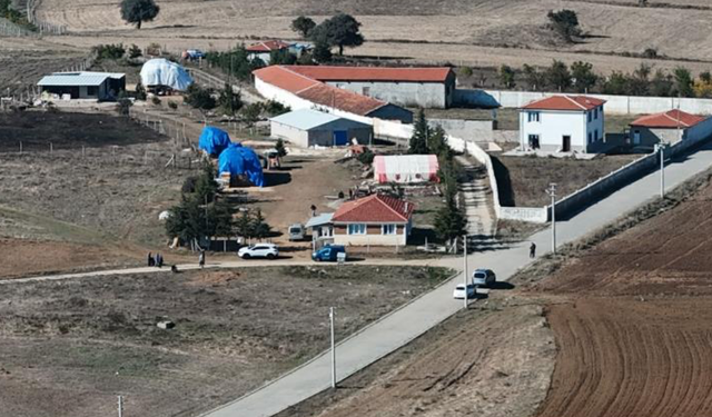 Kendisine babalık yapan amcasını vurdu! Mezarlığa gidip teslim oldu!