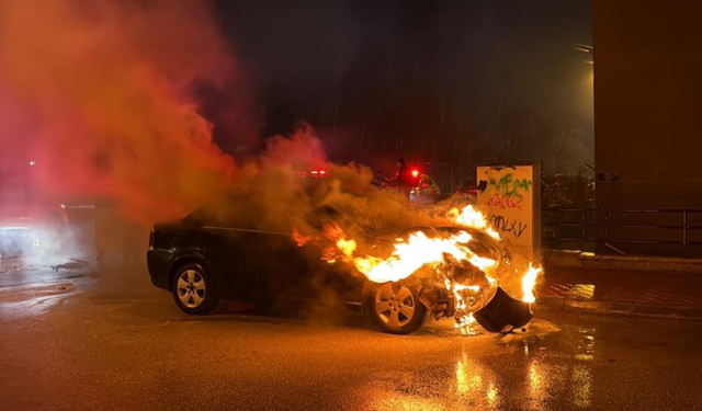 Eskişehir’de otomobili alev aldı! Alkollü sürücünün tavrı dikkat çekti