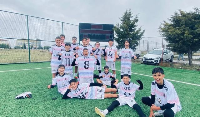 Elit FK galibiyete 8 golle uzandı