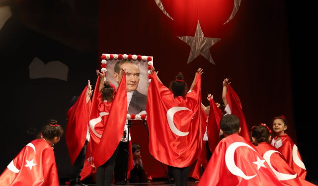 Eskişehir’de miniklerden Cumhuriyet Bayramı gösterisi