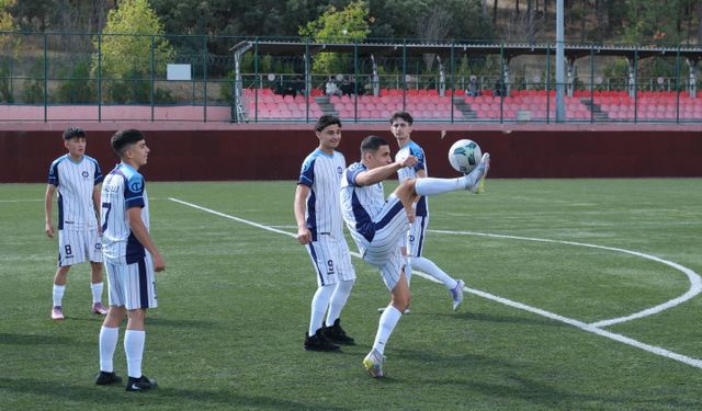 Rakipleri gelmeyince antrenman yaptılar