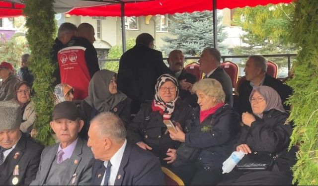 Şehit babasından Eskişehir'deki törende oturma düzenine itiraz!