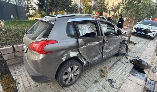 Eskişehir'deki kazada ortalık savaş alanına döndü: Araç karşı şeride geçti!
