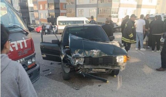 Sivrihisar’da kaza! Minibüs yan yattı, 5 kişi yaralandı