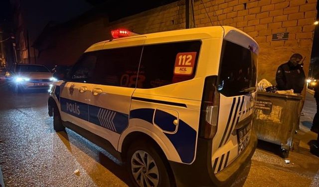 Eskişehir'de polisin üzerine otomobil sürdü, kaçışı kazayla bitti