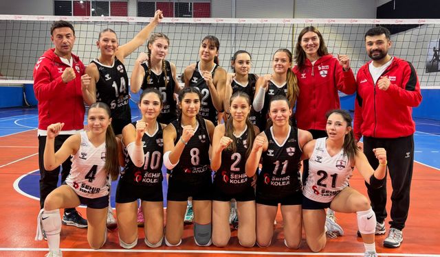 Şehir’in genç kızları Anadolu karşısında da takılmadı