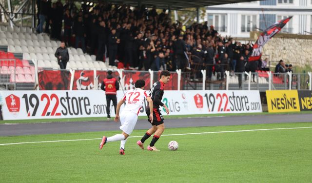 Eskişehirspor deplasmanda fırtına gibi başladı:  İlk yarıda 2-0’lık üstünlük!