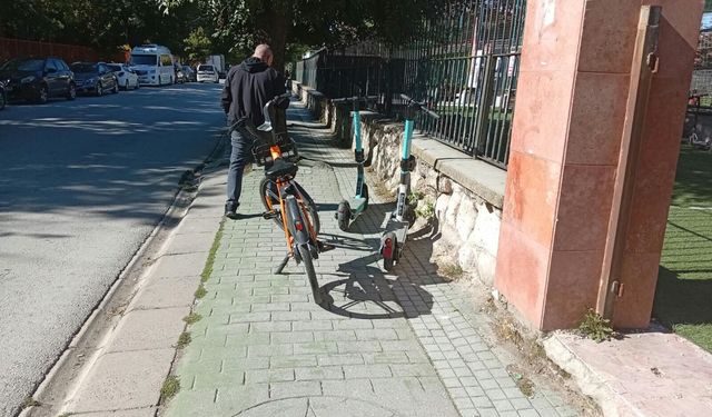 Eskişehir'de kaldırımlar işgal altında: Yayaya yer kalmadı