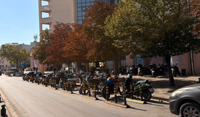 Eskişehir Taşbaşı’nda dubalar motosiklet parkına dönüştü