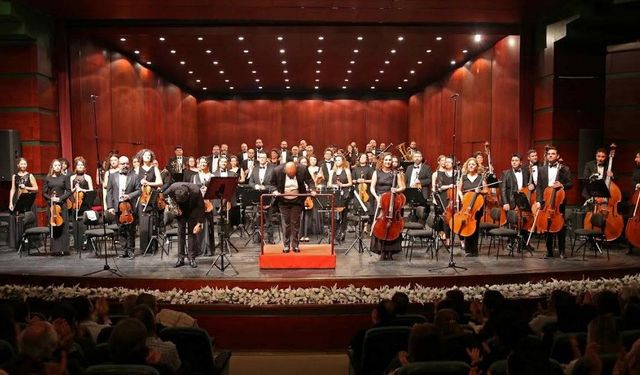 Eskişehir Senfoni Orkestrası Glière ve Brahms eserlerini seslendirdi