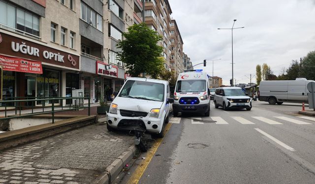 Eskişehir Cumhuriyet Bulvarı’nda kaza! 1 kişi hastaneye kaldırıldı