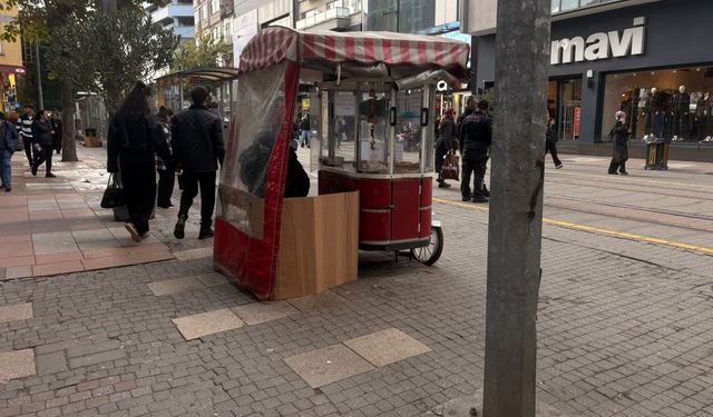Eskişehir’de soğuk havaya rağmen ekmek mücadelesi sürüyor!