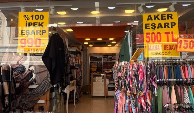 Eskişehir’de eşarp fiyatlarında indirim dikkat çekti