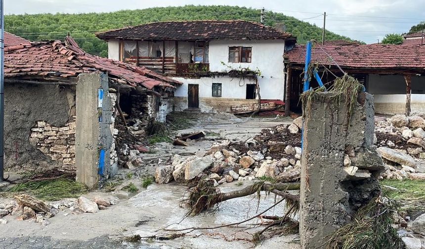 Başkan Tepe: "Benim çocukluğum buralarda geçti, böyle bir yağış ve sel görmedim”