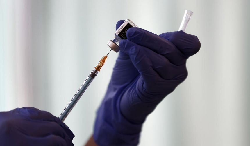 AB'nin sağlık kurumları koronavirüs aşılarının güncellenmesini istedi
