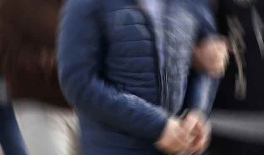 Afyon'da seyyar satıcıların tezgahını soydular, hırsızlar kıskıvrak yakalandı