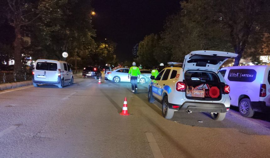 Eskişehir'de makas atan alkollü sürücü trafiği felç etti!