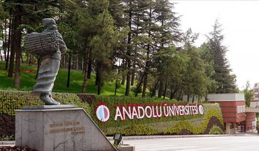 Dünya üniversite sıralamasında Anadolu Üniversitesi’nin yüzü güldü!