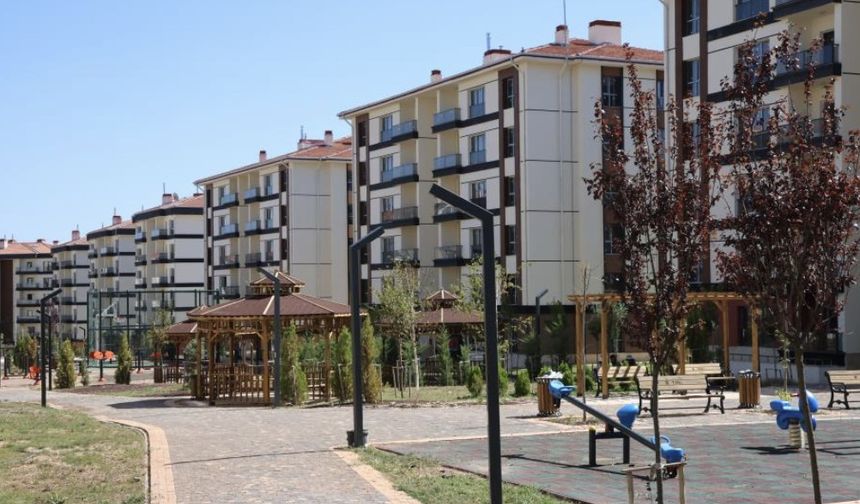 Eskişehir'de TOKİ'ye başvuranlara kritik uyarı: Kura tarihi değişti!