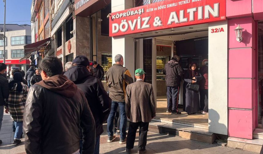 Eskişehir'de döviz bürolarındaki yoğunluk dikkat çekti