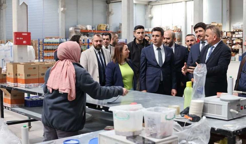 Bilecik Valisi Şefik Aygöl'den seramik fabrikalarına ziyaret