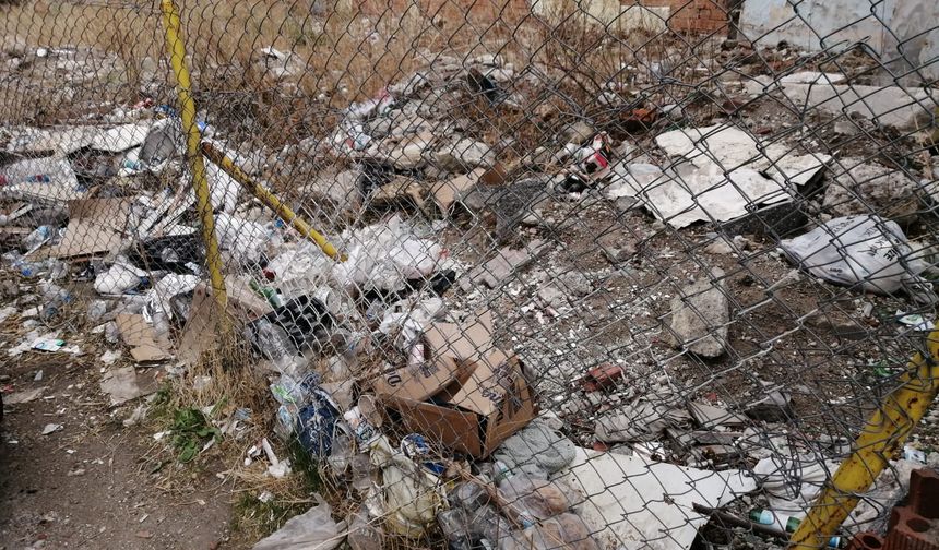 Eskişehir’de boş arazilerde giderek büyüyen sorun!