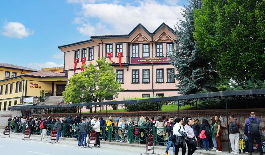 Eskişehir Balmumu Heykeller Müzesi’nde yeni isim: Büyükerşen tamamladı!