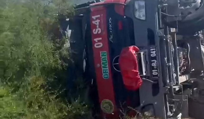 Yangın yolunda kaza: Arazöz devrildi, can kaybı yok