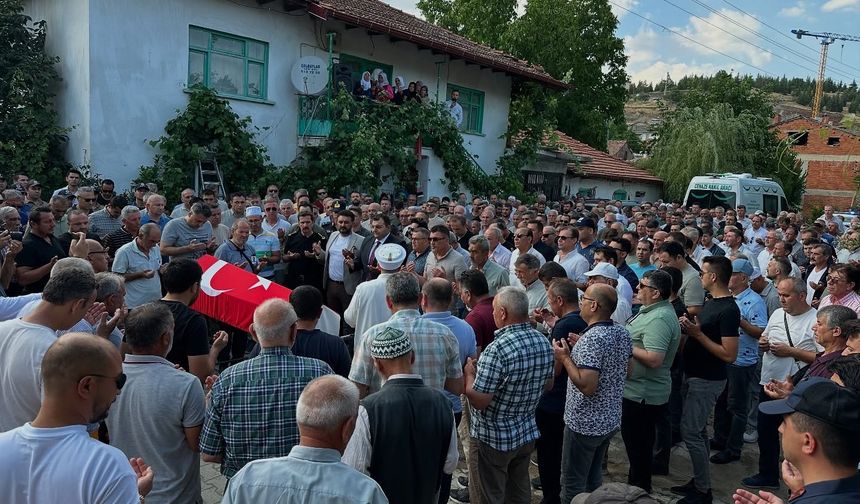 Görev başında kalp krizi geçiren memura son veda!