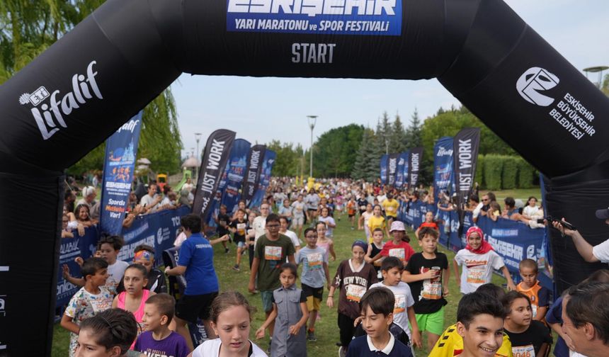 Eskişehir’de binlerce sporcu yarı maratonda buluştu!