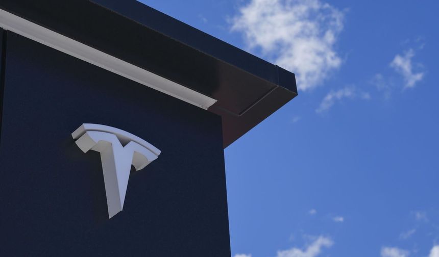 Tesla batarya sorunu nedeniyle 13 bin aracını geri çağırıyor