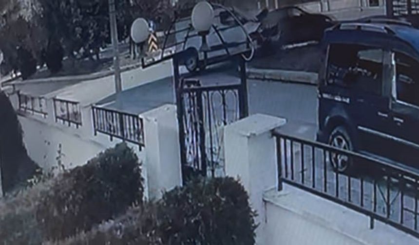 Eskişehir'deki kazada iki araç hurdaya döndü!