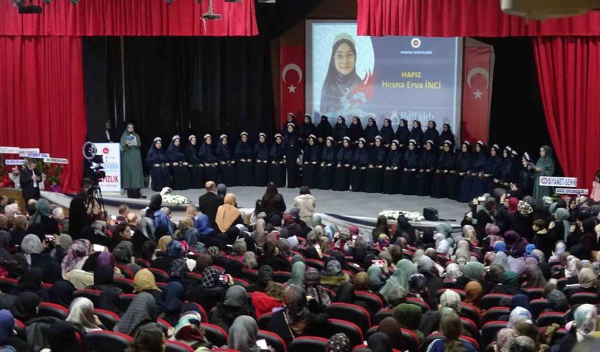 Kütahya Tavşanlı'da 36 kız hafız için görkemli icazet töreni
