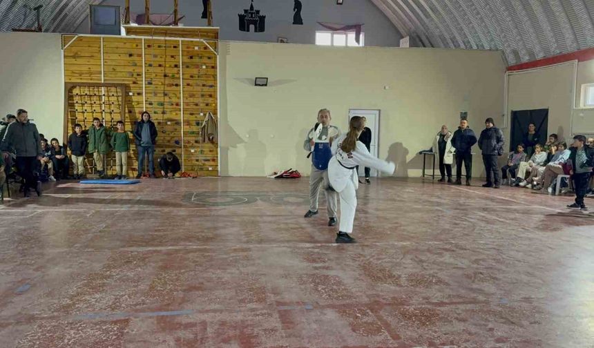 Sofular Ortaokulunda tekvando rüzgarı