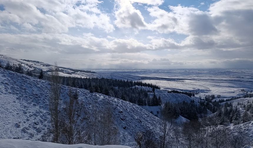 Kar Eskişehir'i beyaza bürüdü: İşte kartpostallık görüntüler