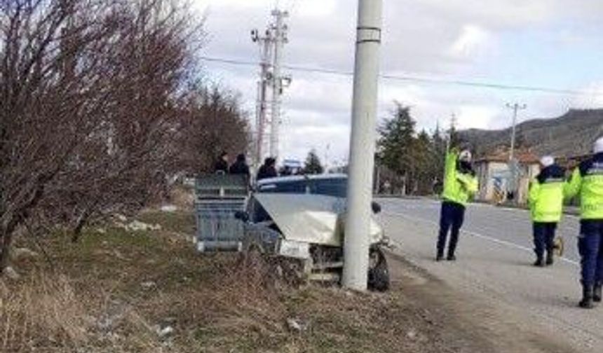 Afyon'da feci kaza: Anne öldü, oğlu yaşam mücadelesi veriyor!