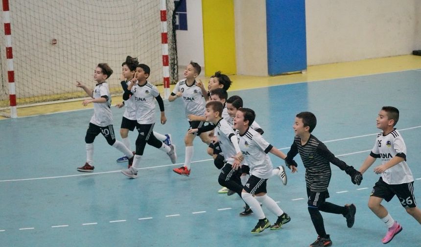 Esk. Kolejspor turnuvayı namağlup tamamladı
