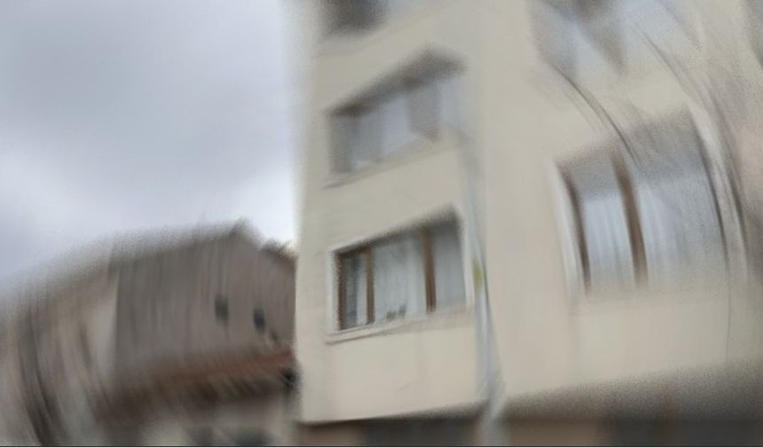 Eskişehir'de 3'üncü kattan düşen çocuk ağır yaralandı!