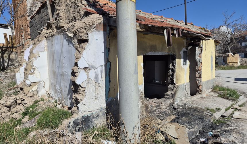 Eskişehir'deki binaların görüntüsü tedirgin etti!