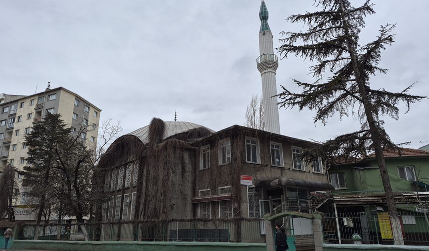 Eskişehir'deki camide gündüz vakti utandıran olay!