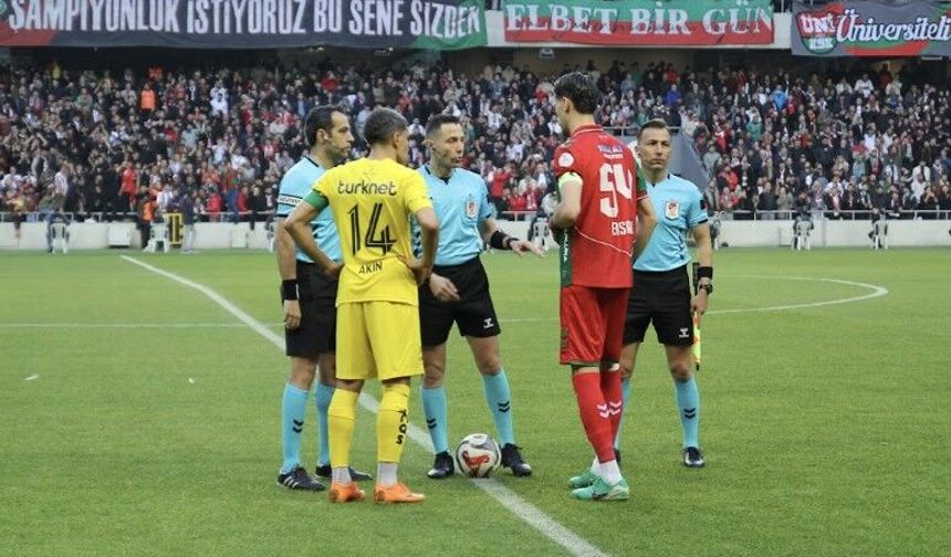 Eskişehirspor maçında hakemin kararları gündem oldu