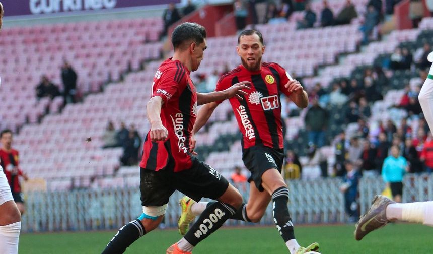 Eskişehirspor evinde farklı kazandı: Goller peş peşe geldi!