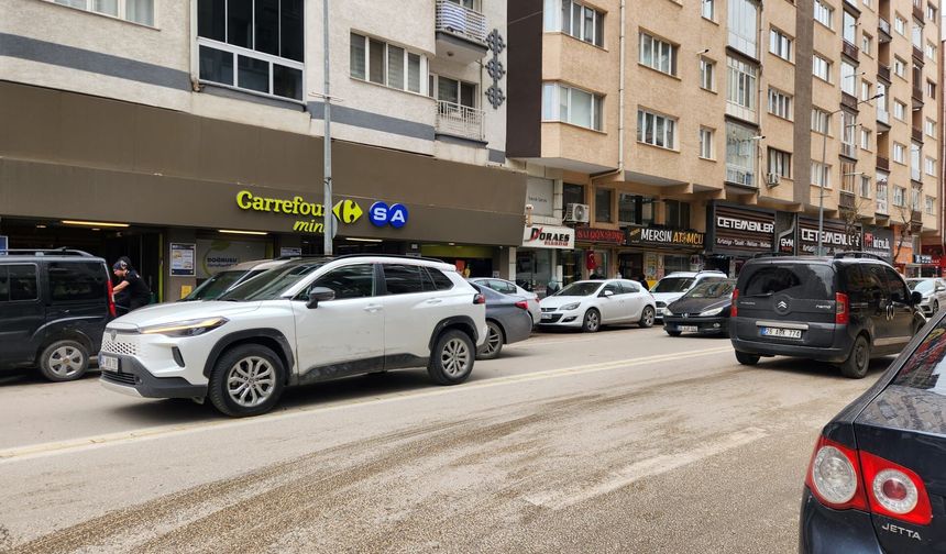 Eskişehir trafiğinde bitmeyen sorun: Trafik kilitlendi