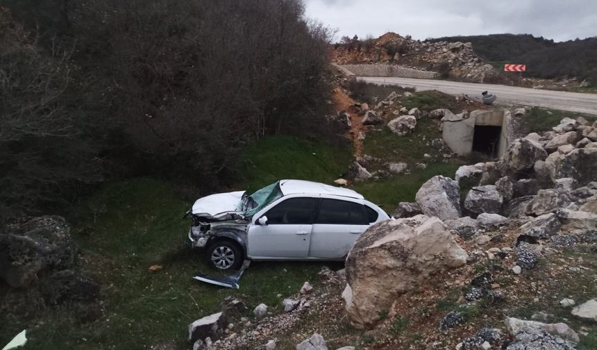 Bilecik'teki şarampole uçtu: Sürücü yaralandı!