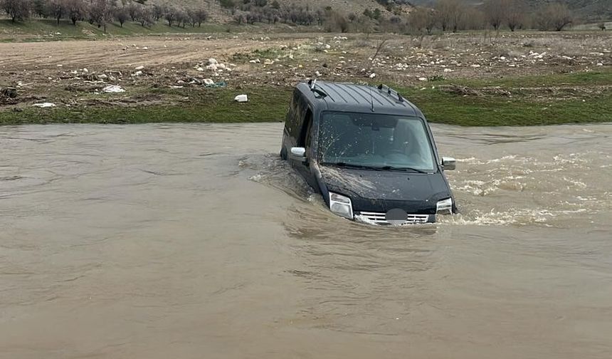 Yolunu kaybeden sürücüden ilginç yöntem: Son anda kurtarıldı!