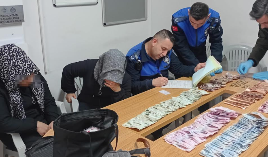 Eskişehir'e şehir dışından gelip dilendiler, çıkan paralar şok etti!