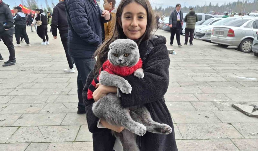 Eskişehirspor maçında yüzlerine güldüren taraftar