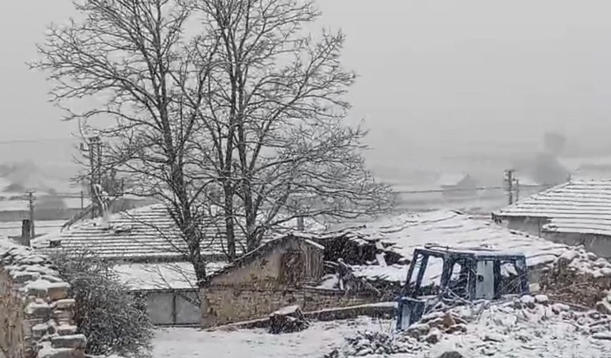 Eskişehir’e mayıs ayında kar sürprizi: Kırsal beyaza büründü
