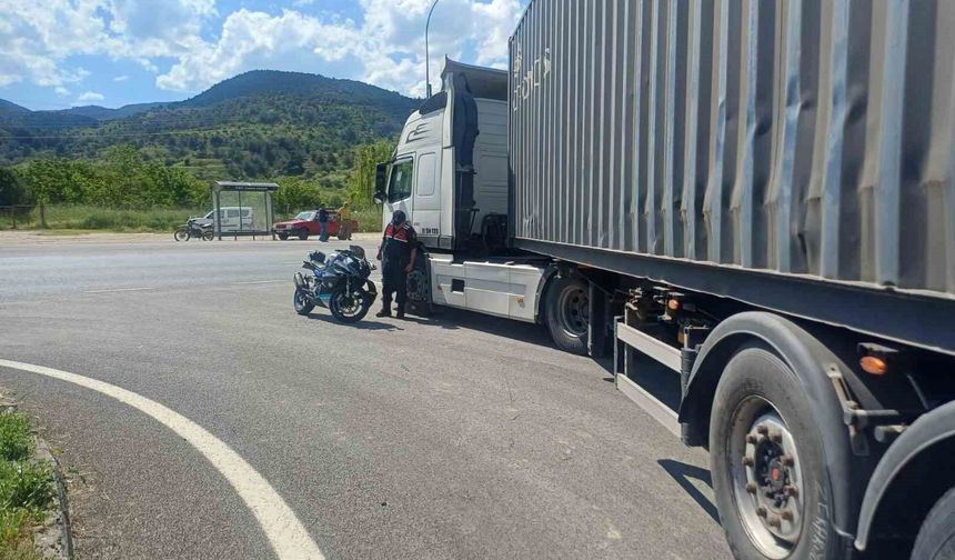 Bilecik'te tır ile motosiklet çarpıştı!